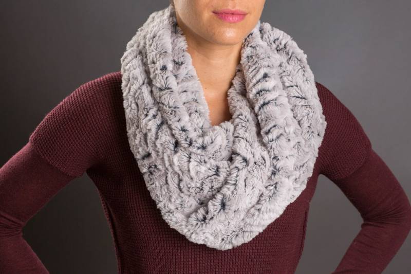 Kunstpelz Cowl - Chinchilla von MonkeyFlyShop