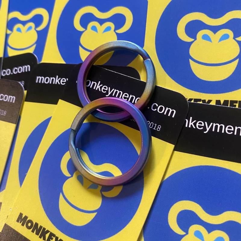 Extra Dicker Spaltring Massiv Titan Gr5 3, 25 Zoll Durchmesser Regenbogen Eloxiert - 1x Pro Bestellung Schlüsselbund Benutzerdefinierte Qualität von MonkeymenCo