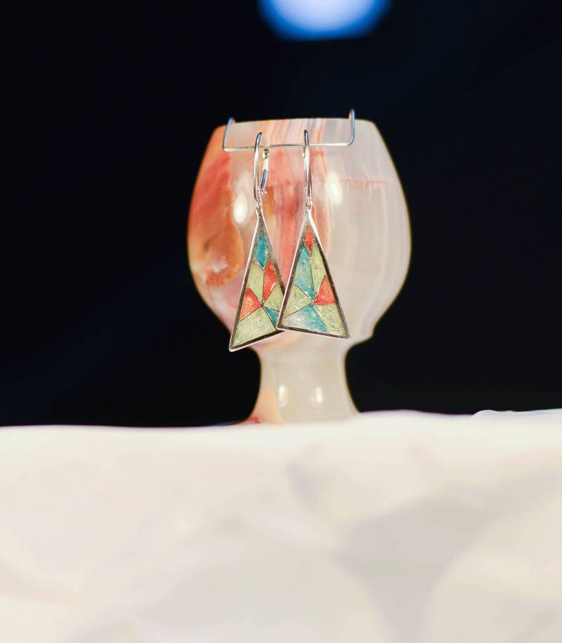 Dreieck Transparente Emaille Ohrringe von MonkeytoElephant