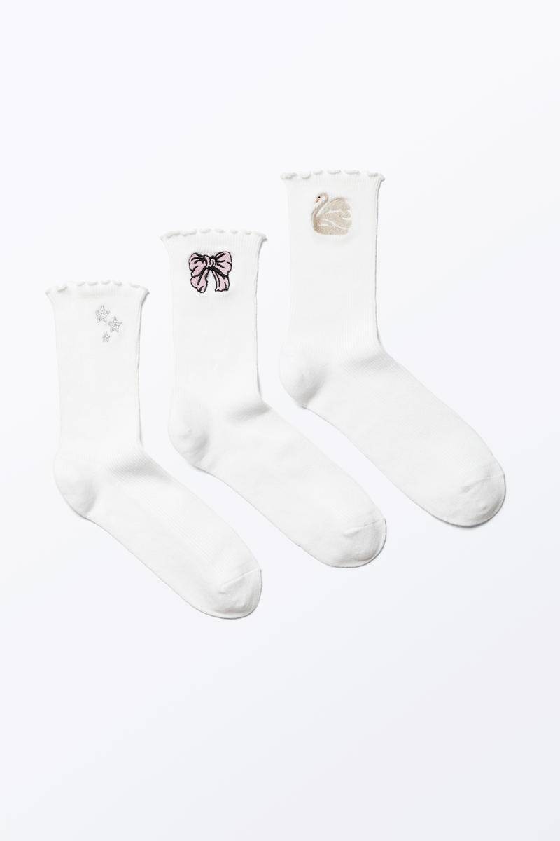 3Er-Pack Bestickte Socken Mit Rüschen - Weiß von Monki