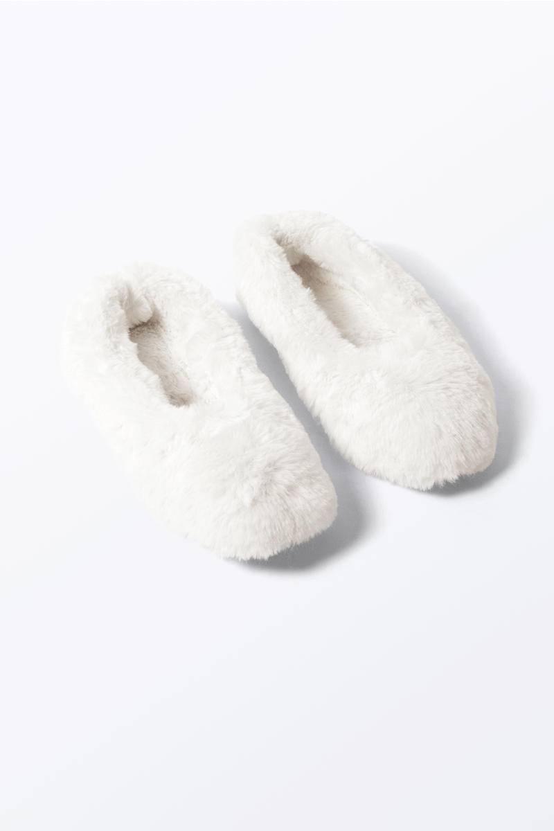 Ballerinas Aus Kunstpelz - Weiß von Monki