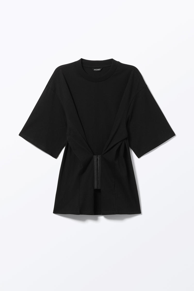 Cinched Top Mit Kurzen Ärmeln - Schwarz Cinched Top Mit Kurzen Ärmeln - Schwarz von Monki