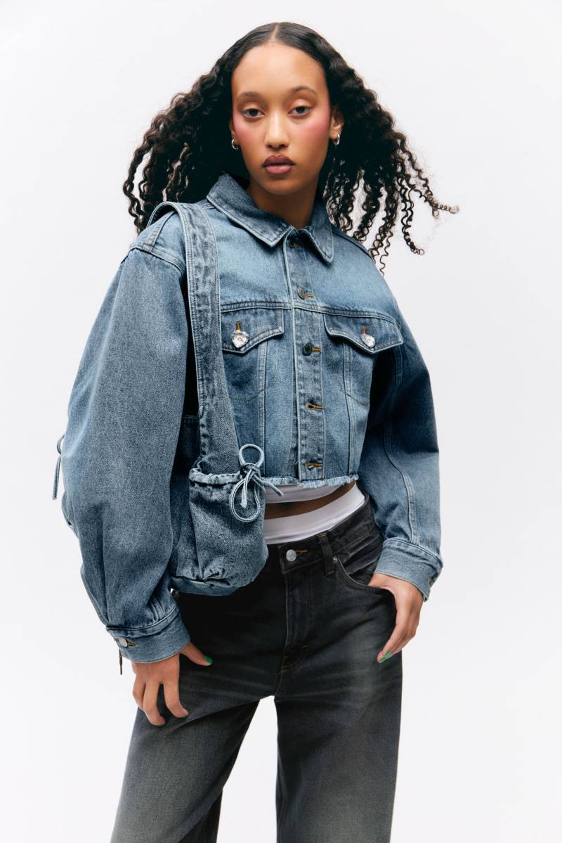 Cropped Oversized Barrel-Sleeved Denim Jacket von Monki