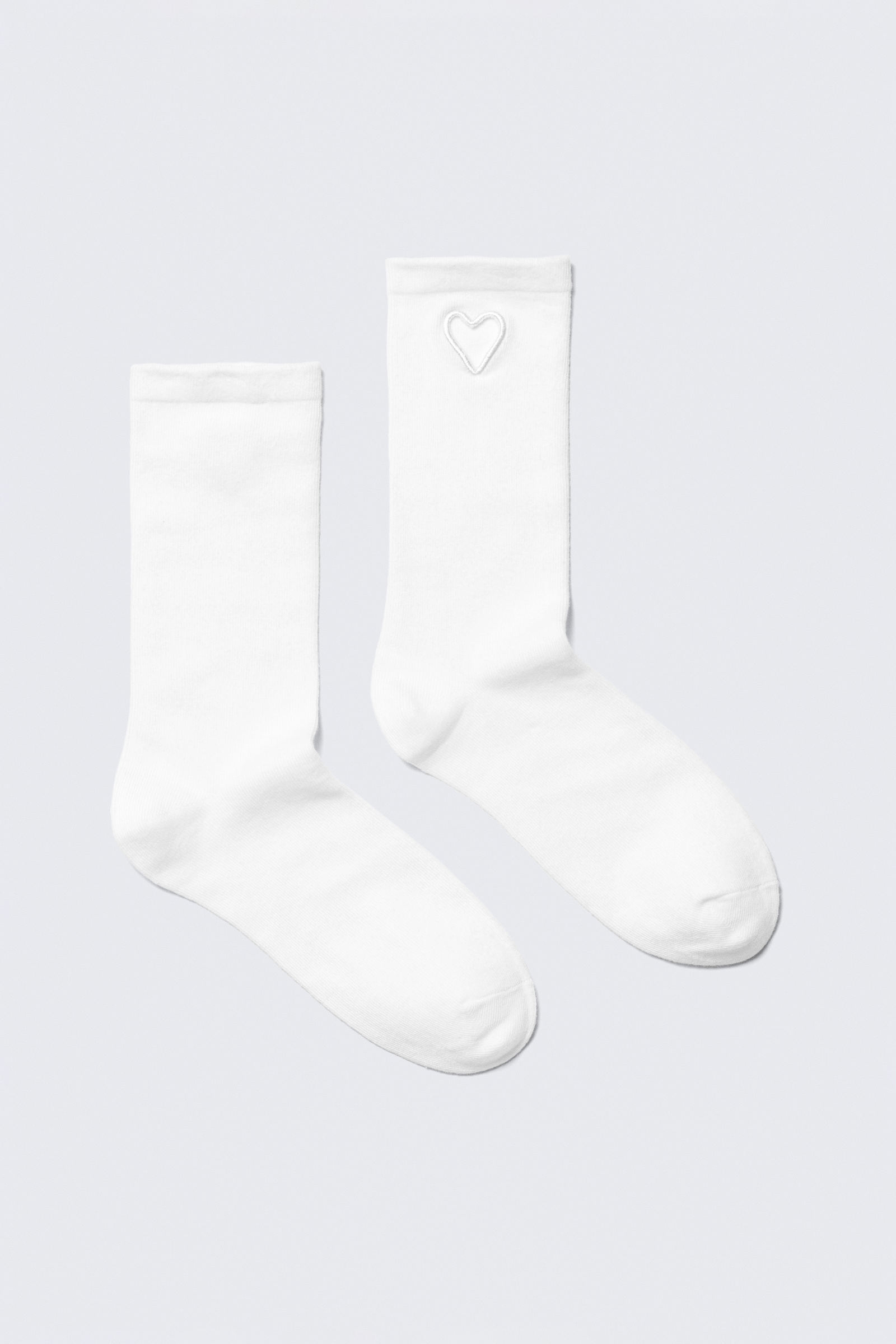 Cut-Out Crew Socks von Monki