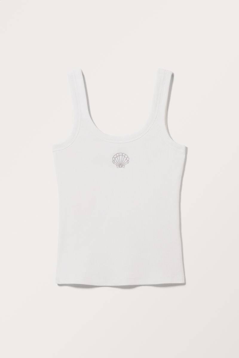 Eng Anliegendes Ripp-Tanktop - Weiß von Monki