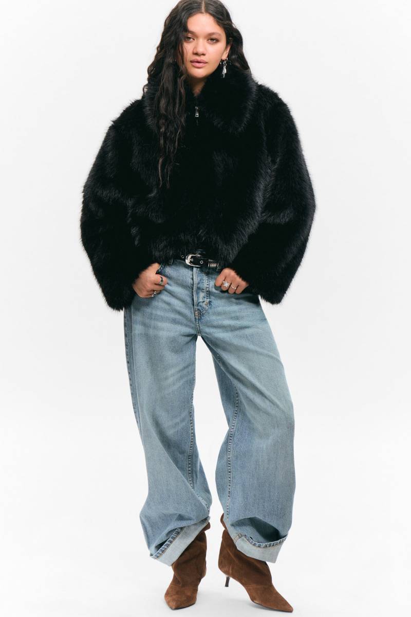 Faux Fur Zip Jacket von Monki