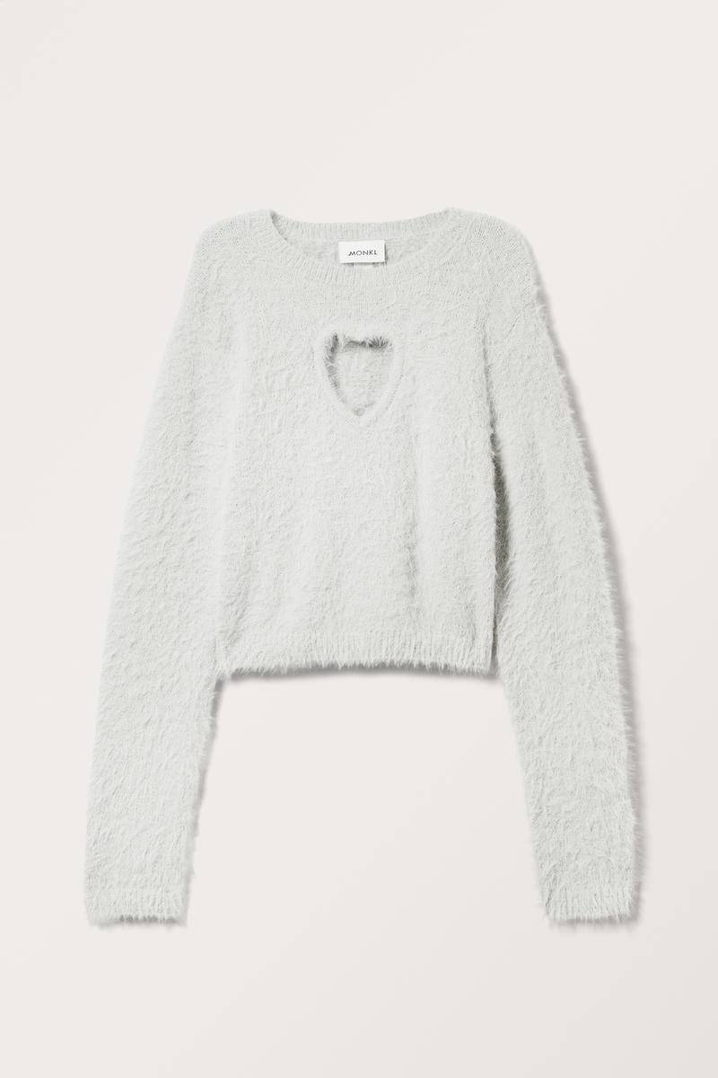 Flauschiger Strickpullover Mit Herzausschnitt - Grau von Monki