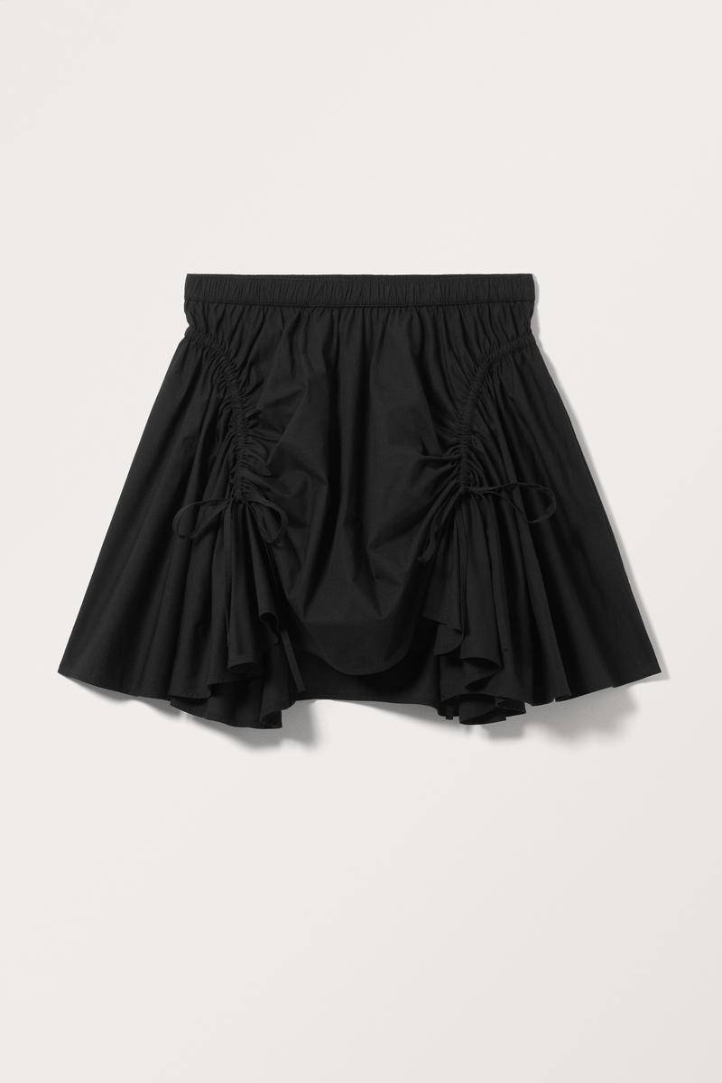 Geraffter Minirock - Schwarz von Monki