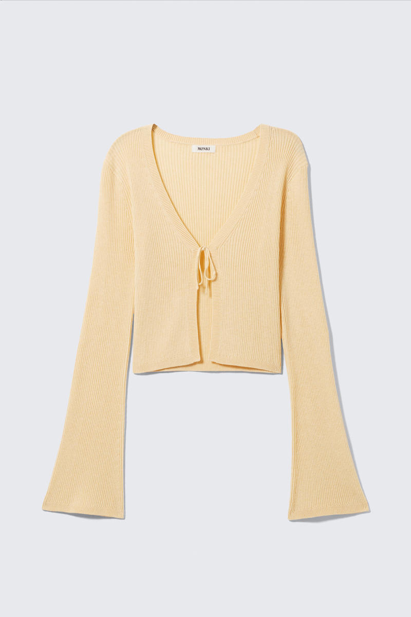 Gerippte Strickjacke Mit Schnürung Vorne - Gelb Gerippte Strickjacke Mit Schnürung Vorne - Gelb von Monki