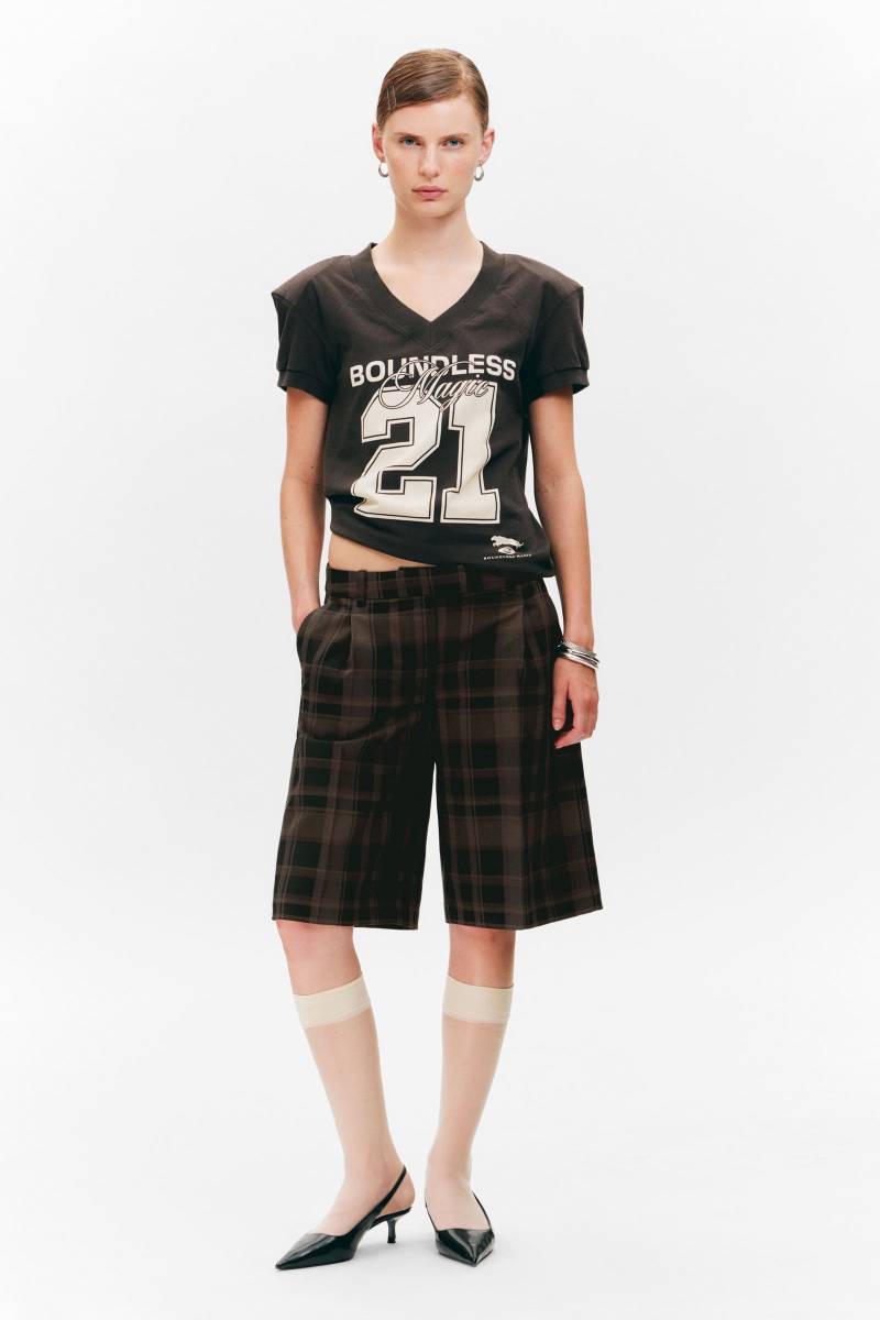 Graphic V-Neck T-shirt von Monki