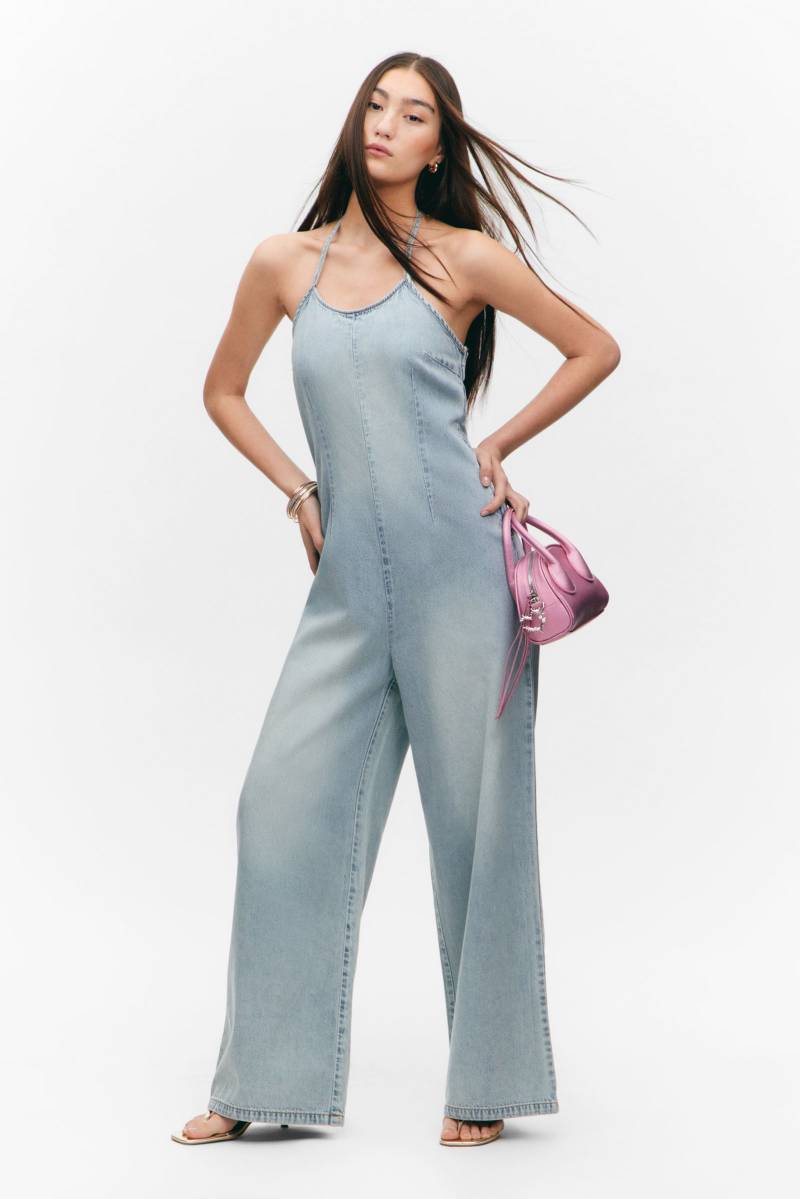 Halter Neck Denim Jumpsuit von Monki