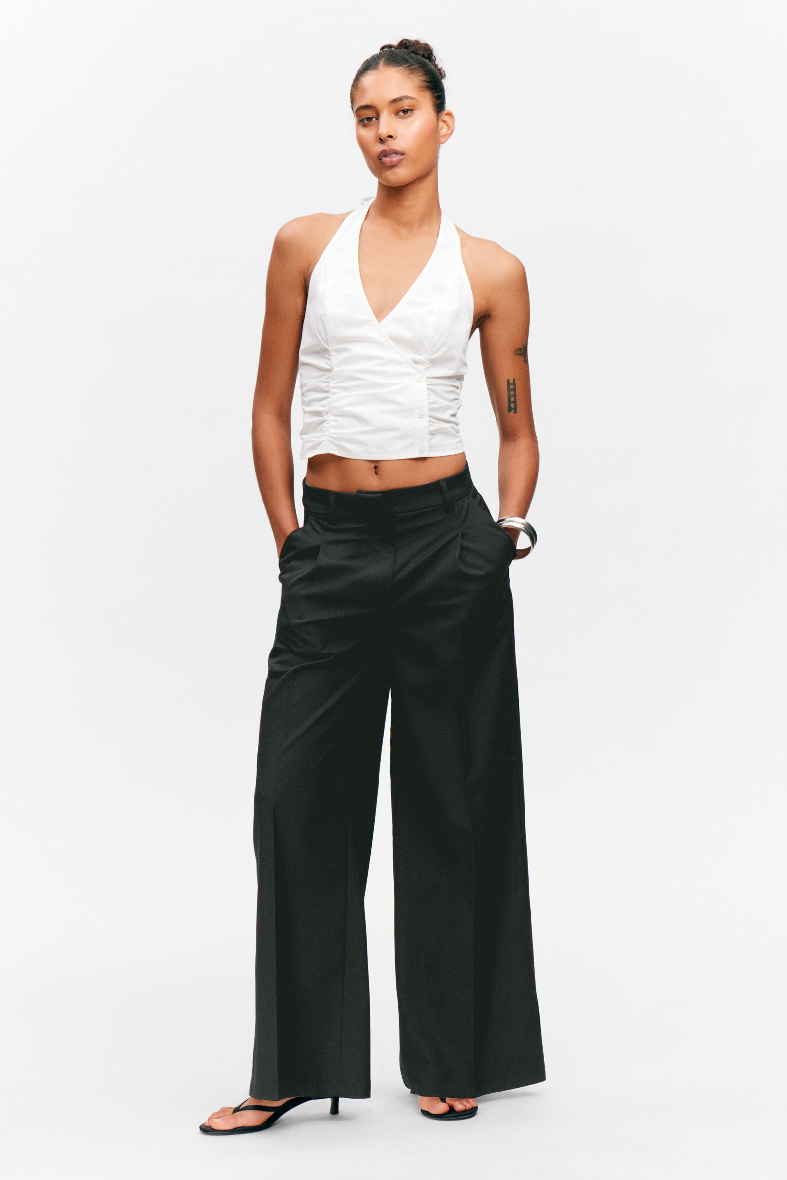 High Waisted Wide Leg Suiting Trousers von Monki