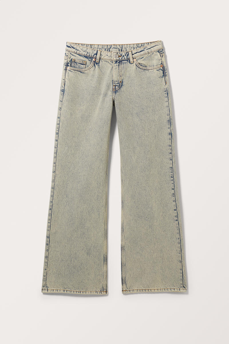 Jeans Imoo Mit Weitem Bein Und Niedrigem Bund - Beige Blau von Monki