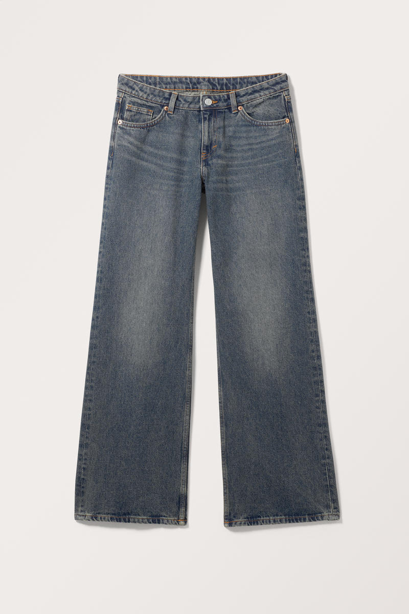 Jeans Imoo Mit Weitem Bein Und Niedrigem Bund - Blau von Monki