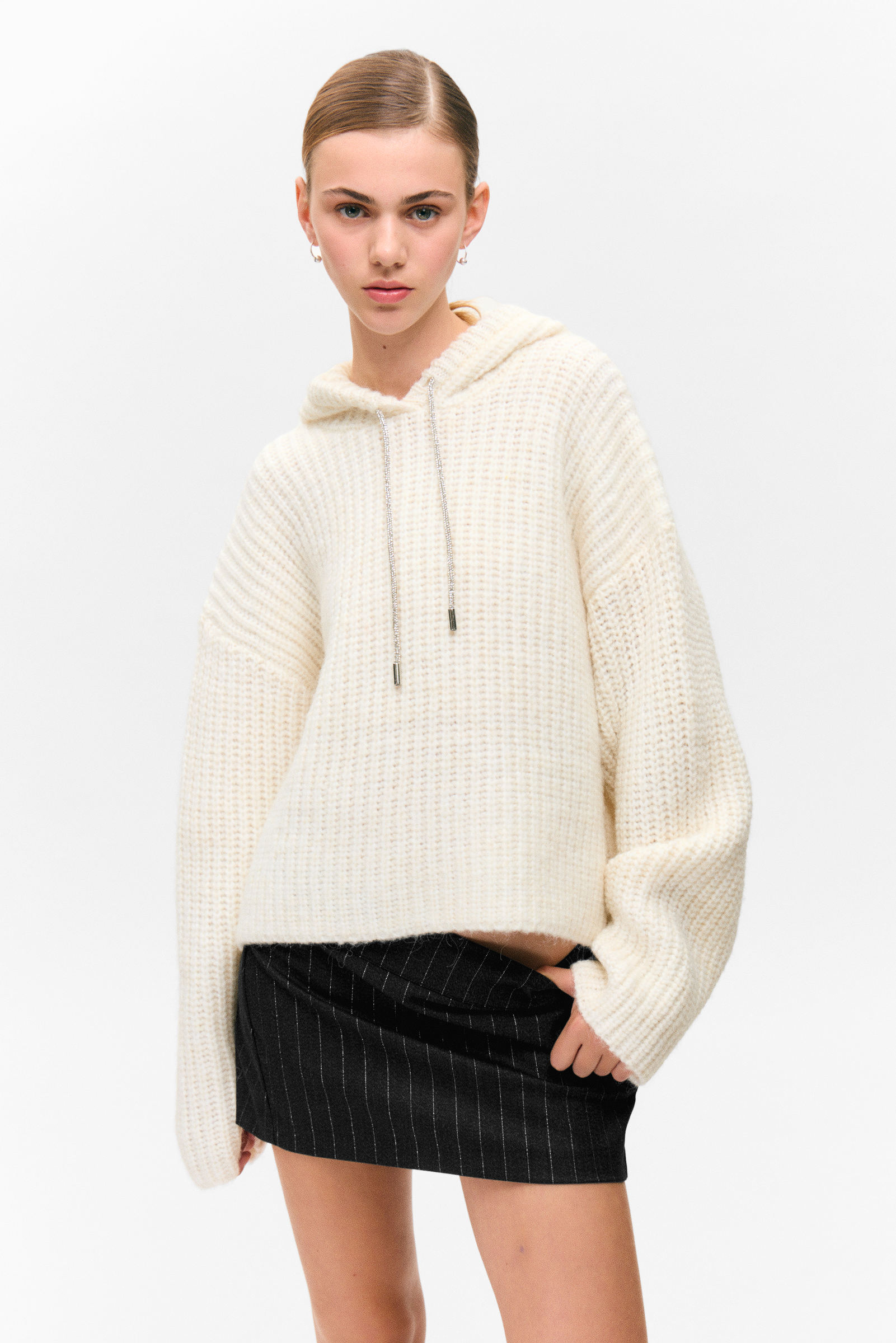 Knitted Drawstring Hoodie von Monki