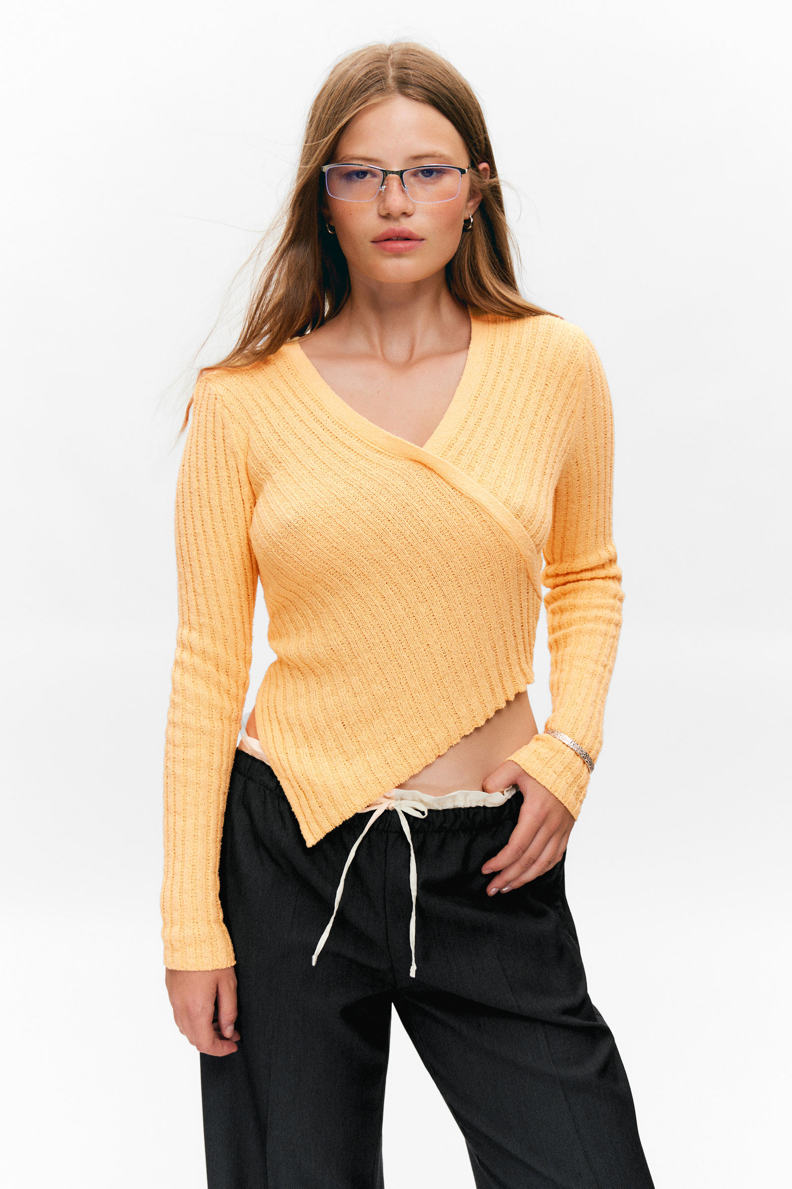 Knitted Wrap-shaped Asymmetric V-neck Sweater von Monki