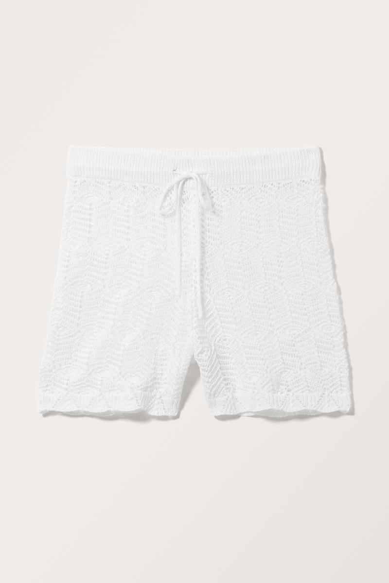 Locker Gestrickte Mini-Shorts - Weiß Locker Gestrickte Mini-Shorts - Weiß von Monki