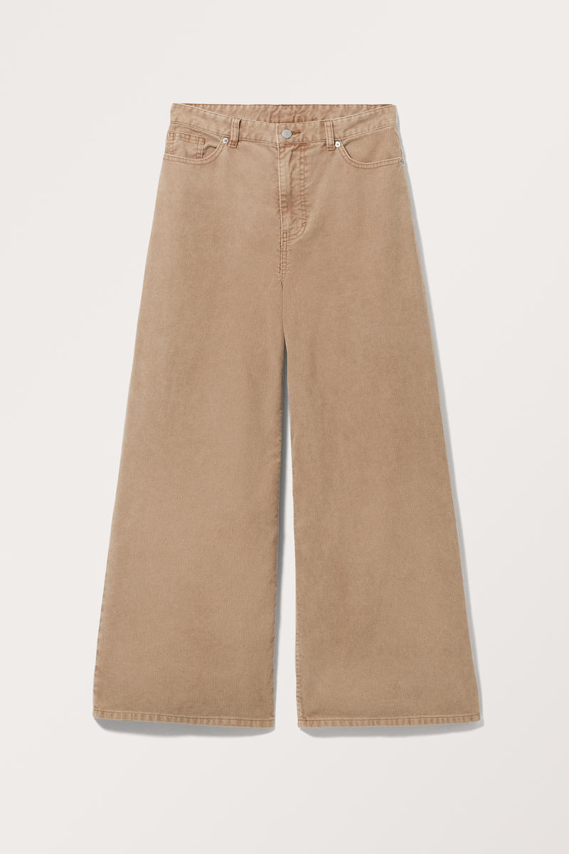Locker Sitzende Cordhose Mit Niedrigem Bund - Braun von Monki