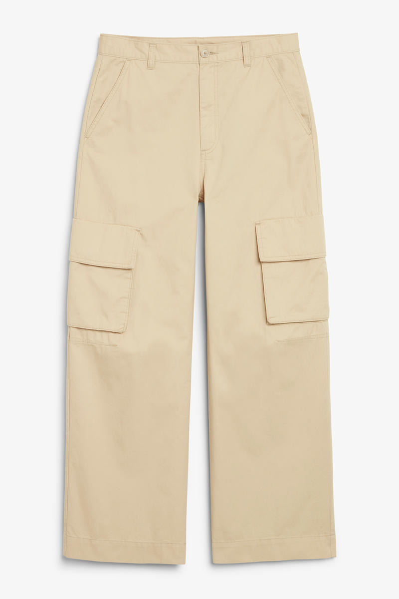 Lockere, Tief Sitzende Cargo-Hose Aus Baumwolle - Beige von Monki