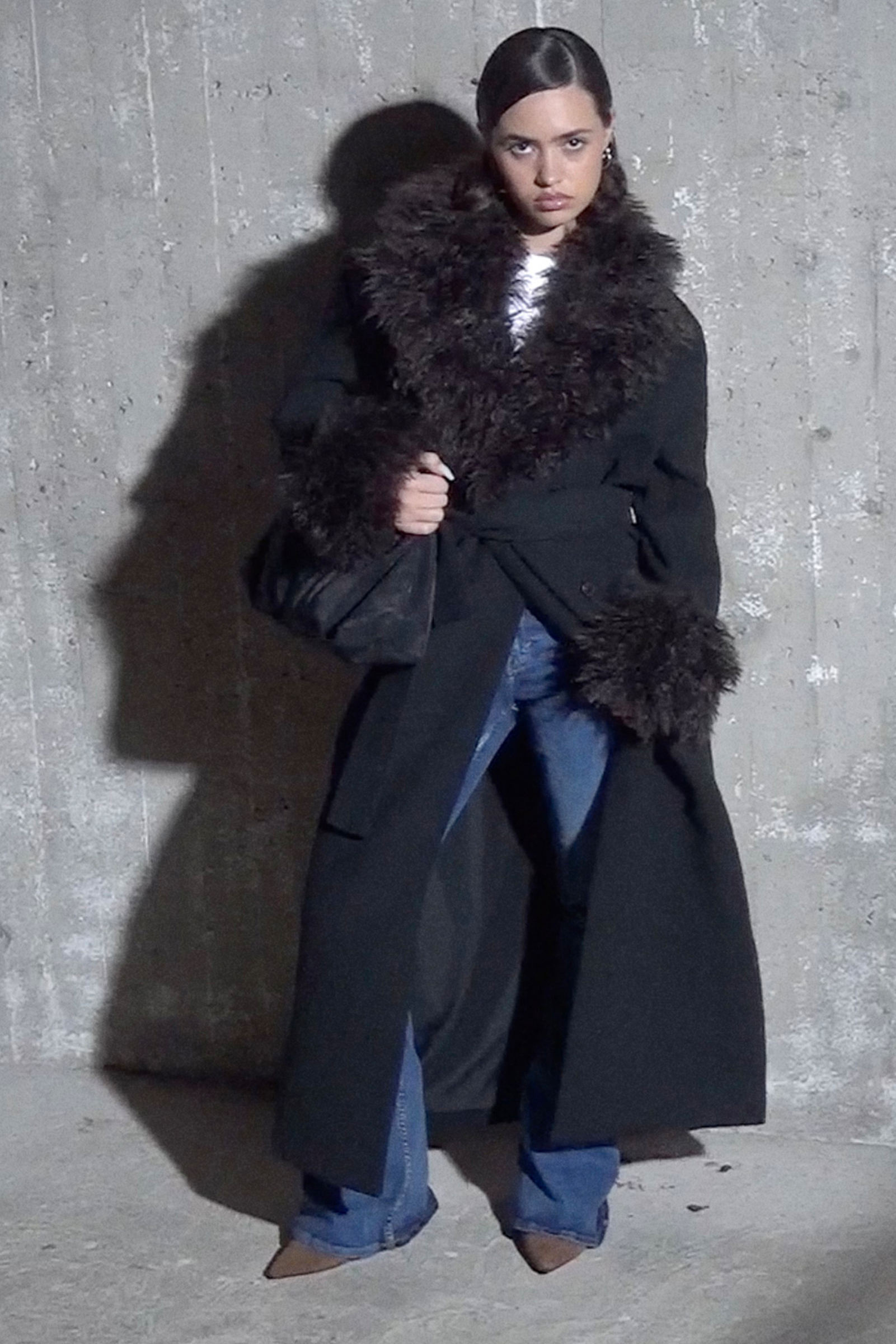 Long Oversized Coat with Faux-Fur Trims von Monki