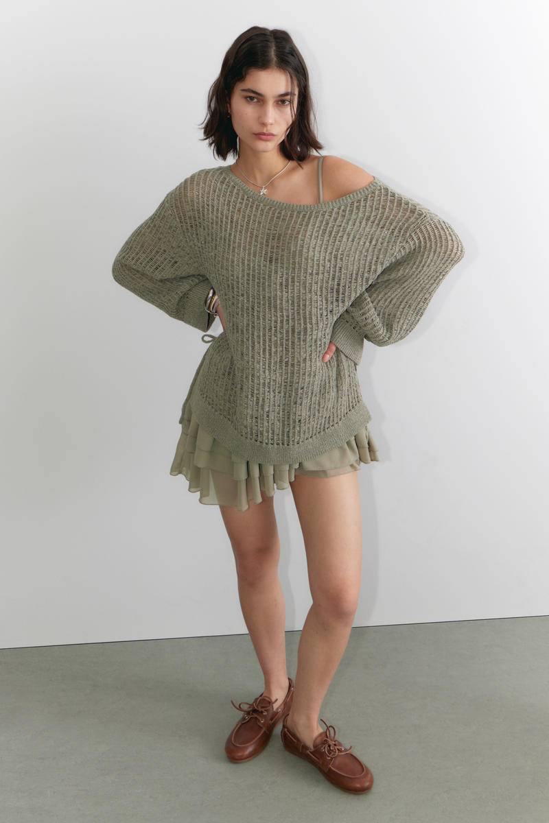 Loose Open-Knit Side Slit Sweater von Monki