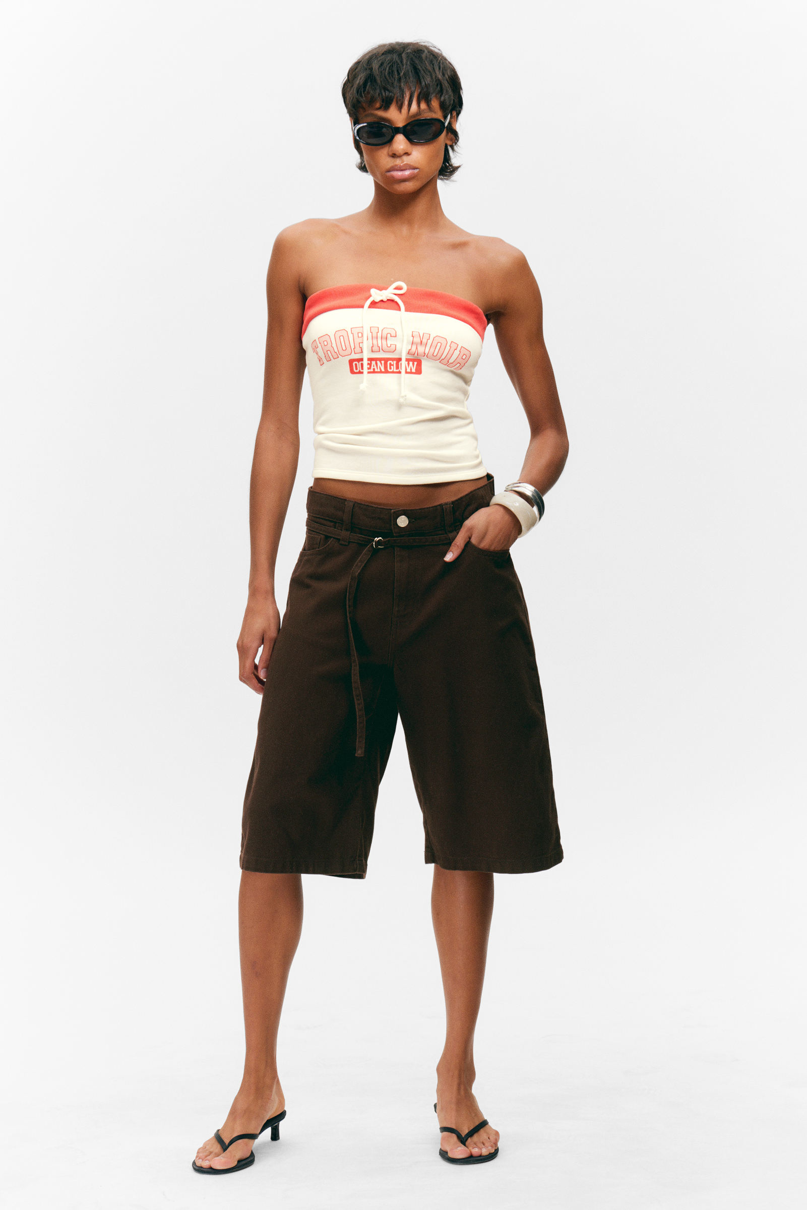 Low Rise Cargo Cotton Twill Jorts von Monki