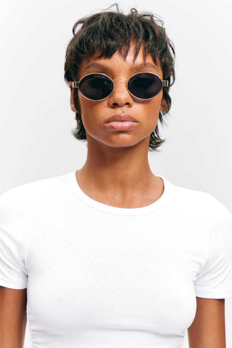 Minimal Metal Oval Sunglasses von Monki