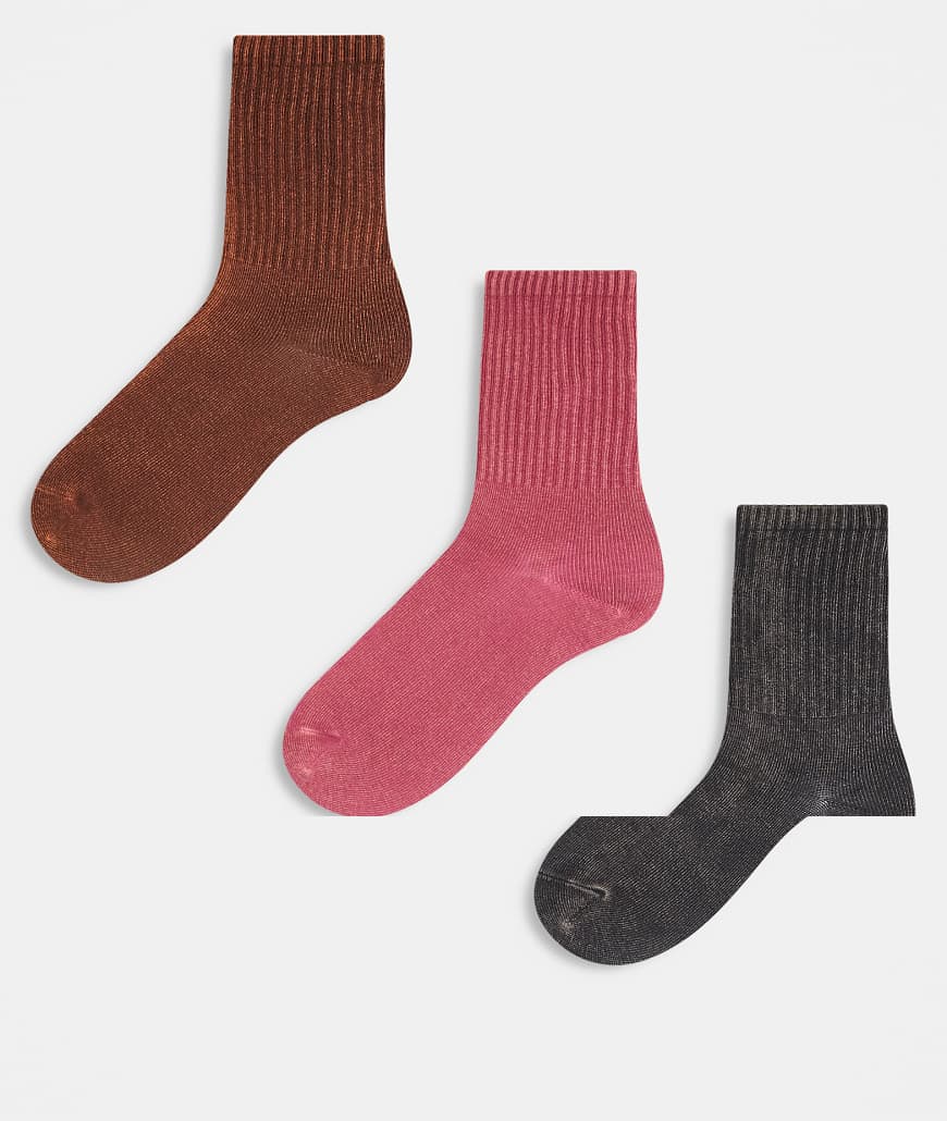 Monki - 3er-Pack Sportsocken in Rosa, Schwarz und Braun-Bunt von Monki