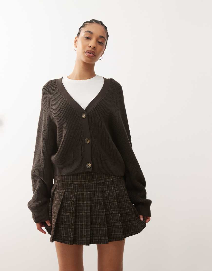 Monki - Cropped-Strickjacke in Anthrazit-Grau von Monki