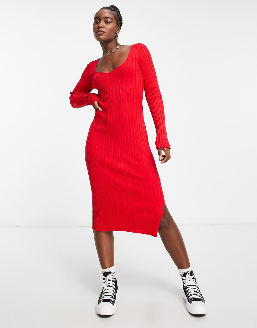 Monki - Figurbetontes Midikleid aus Rippstrick in Rot von Monki