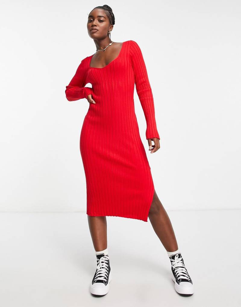 Monki - Figurbetontes Midikleid aus Rippstrick in Rot von Monki