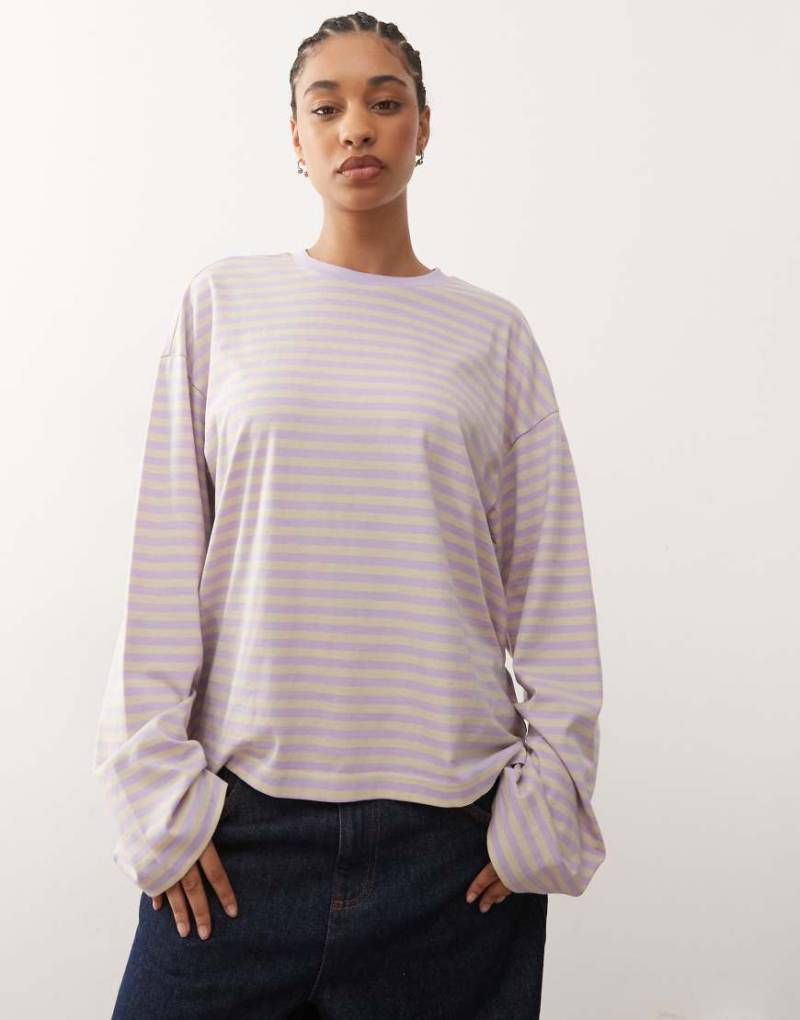 Monki - Gestreiftes, langärmliges Oberteil in Flieder-Lila von Monki