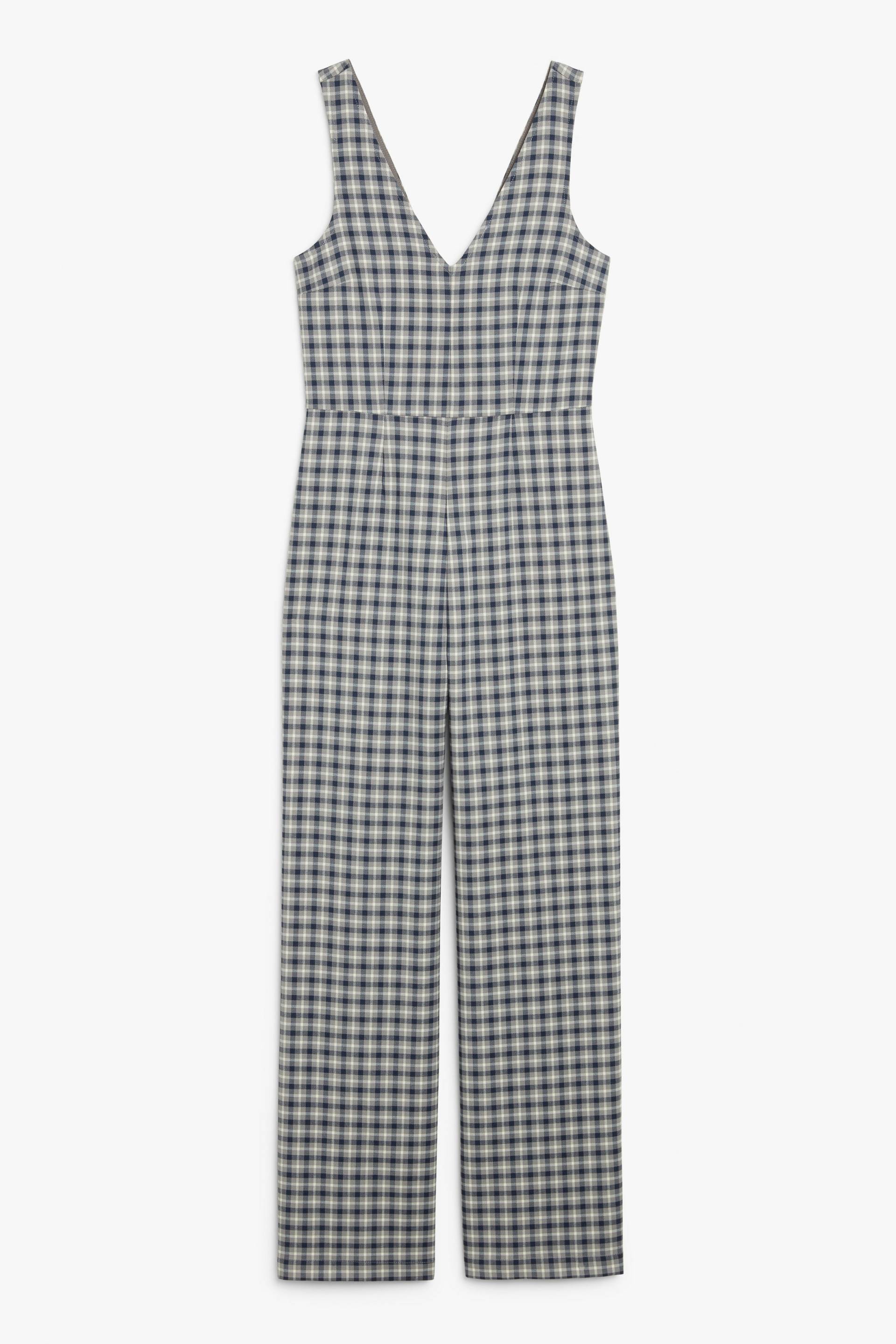 Monki Jumpsuit mit V-Ausschnitt Grau kariert, Jumpsuits in Größe 50. Farbe: Grey checks von Monki