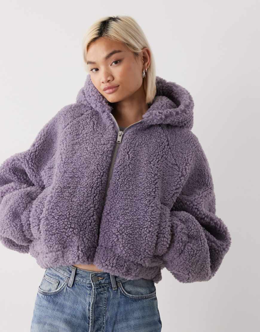 Monki - Kapuzenjacke aus Teddyfell in Fliedergrau von Monki