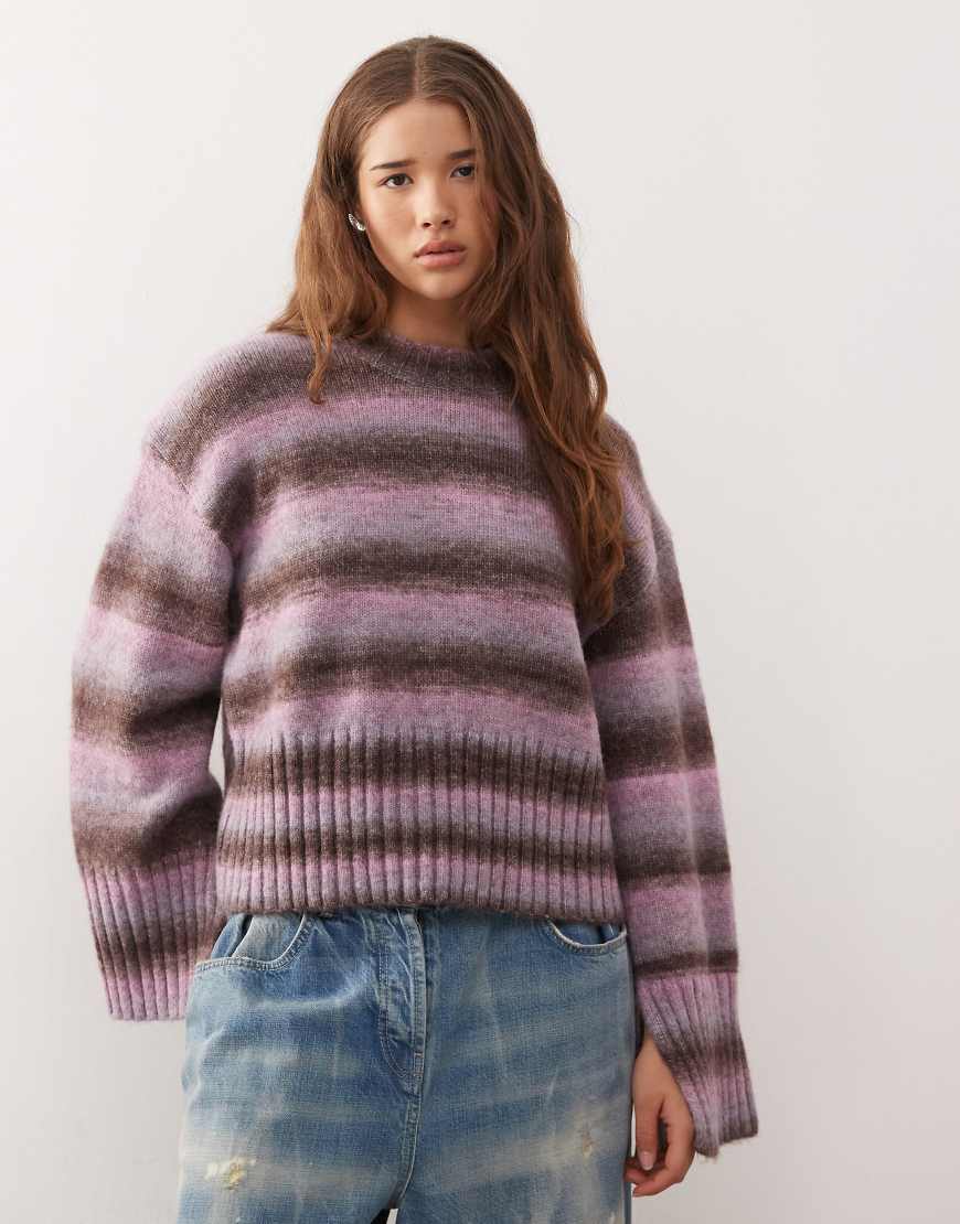 Monki - Kastiger Pullover in Rosa mit verwaschenem Streifenmuster von Monki