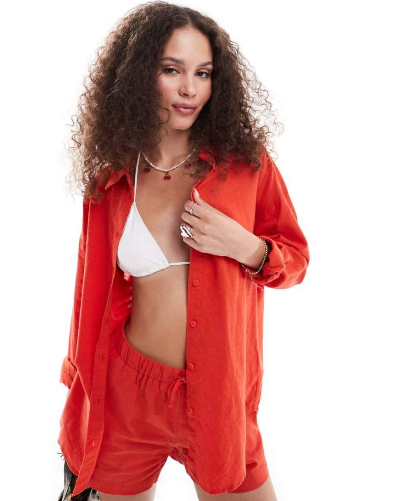 Monki - Langärmlige Oversize-Hemdbluse aus Leinenmix in Rot, Kombiteil von Monki