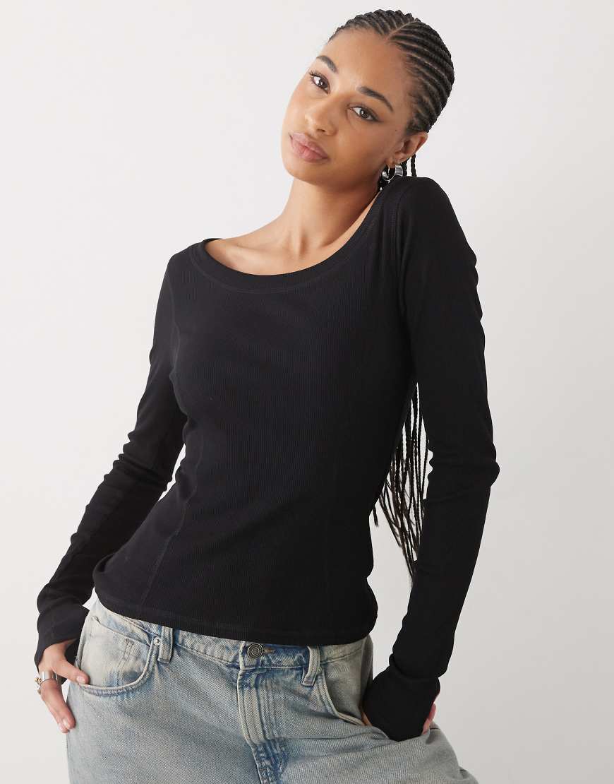 Monki - Langärmliges Oberteil in Schwarz Monki - Langärmliges Oberteil in Schwarz von Monki