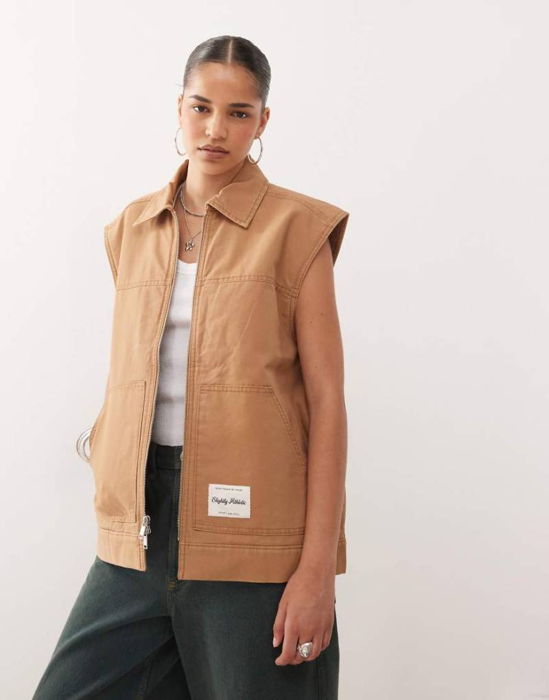 Monki - Leichte, ärmellose Utility-Jacke in Camel-Braun von Monki