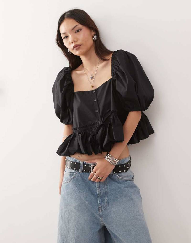 Monki - Milchmädchen-Bluse in Schwarz mit Puffärmeln und Schößchen von Monki