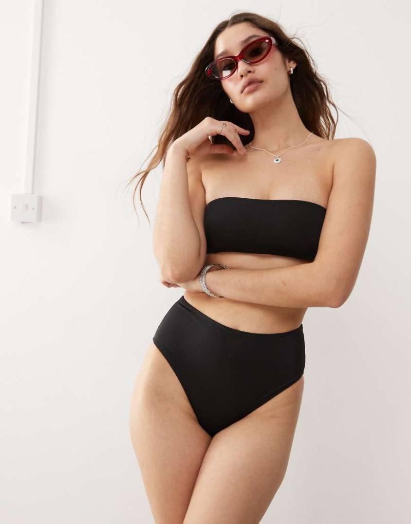 Monki - Mix-and-Match - Bikinihose in Schwarz mit hohem Bund von Monki