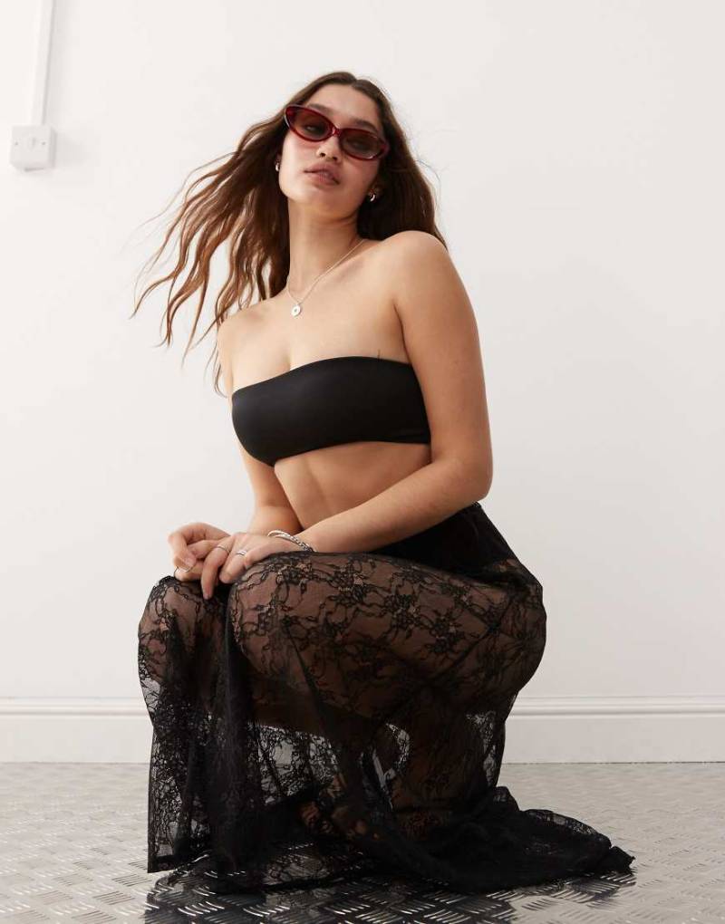 Monki - Mix and Match - Trägerloses Bikinioberteil in Schwarz von Monki