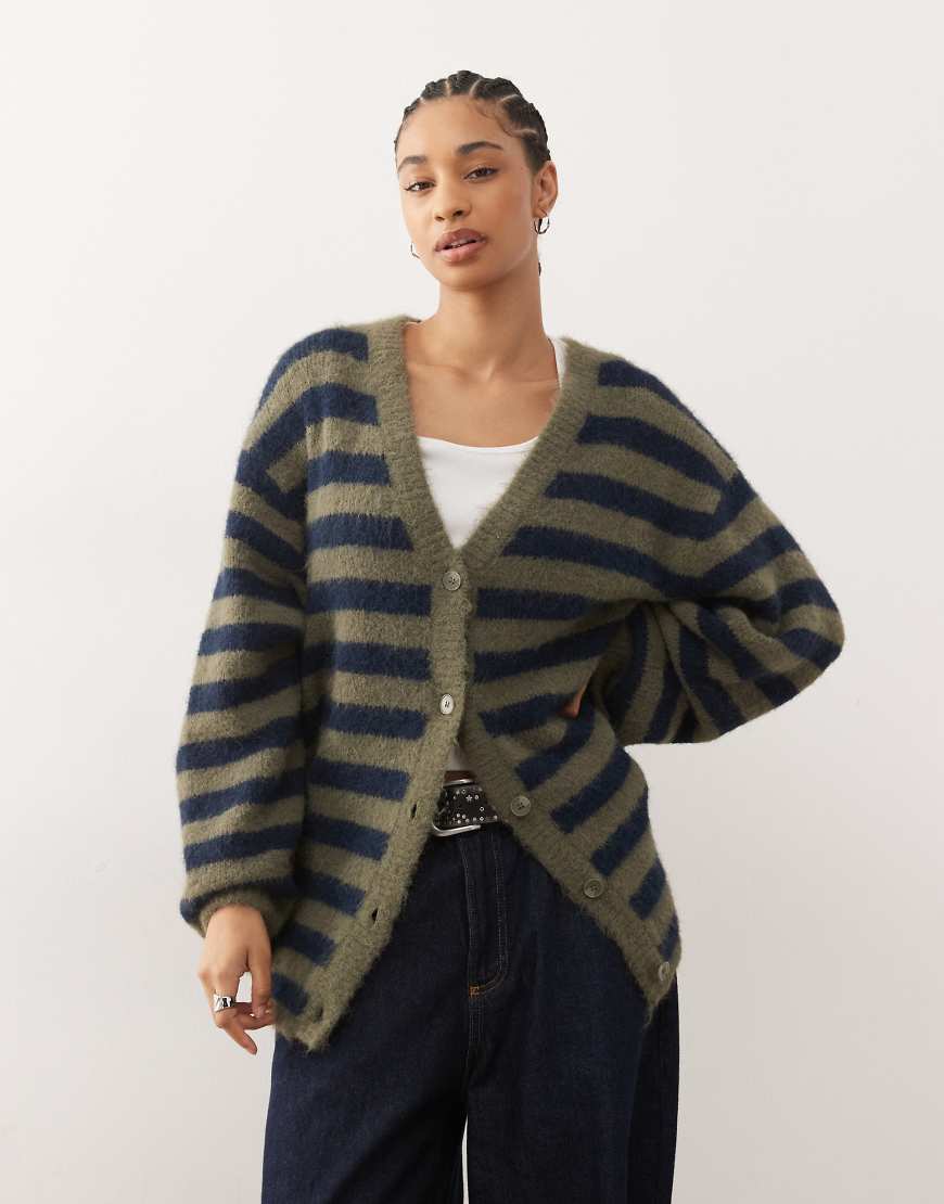 Monki - Oversize-Strickjacke in Grün und Marineblau von Monki