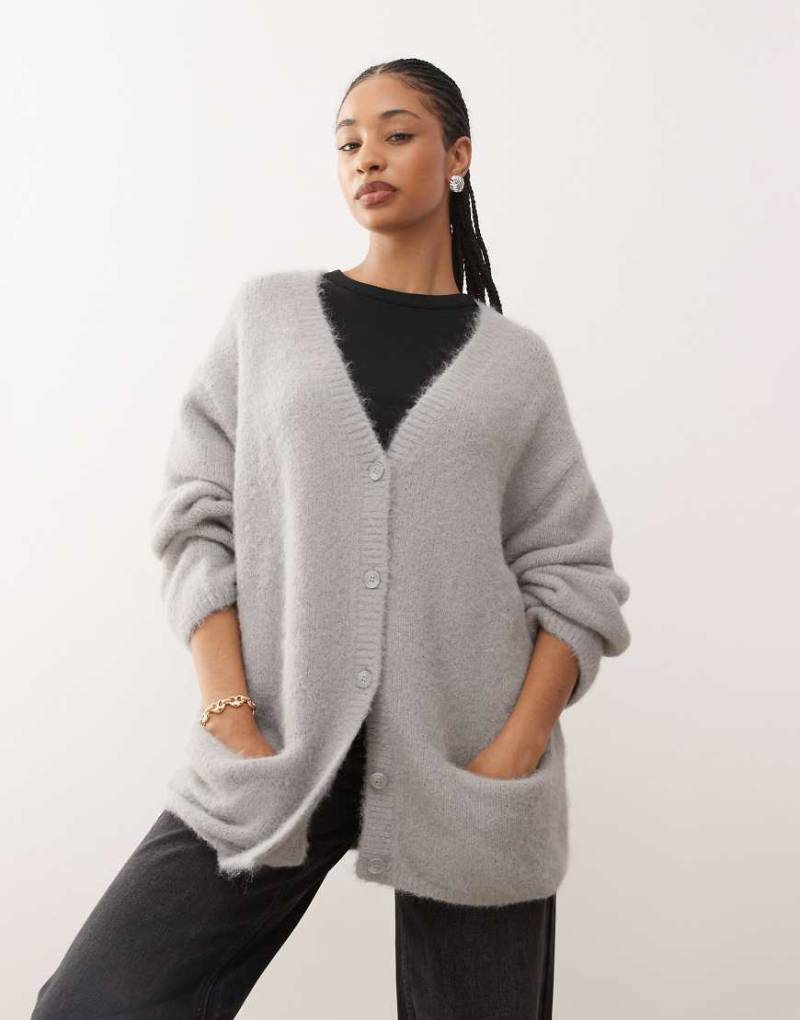 Monki - Oversize-Strickjacke in School-Grau von Monki