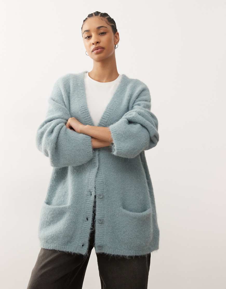 Monki - Oversize-Strickjacke in Staubblau von Monki
