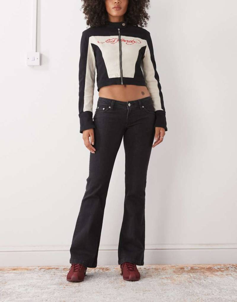 Monki - Schlagjeans in verwaschenem Schwarz von Monki