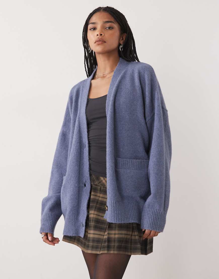 Monki - Strickjacke in Blau mit Reißverschluss Monki - Strickjacke in Blau mit Reißverschluss von Monki