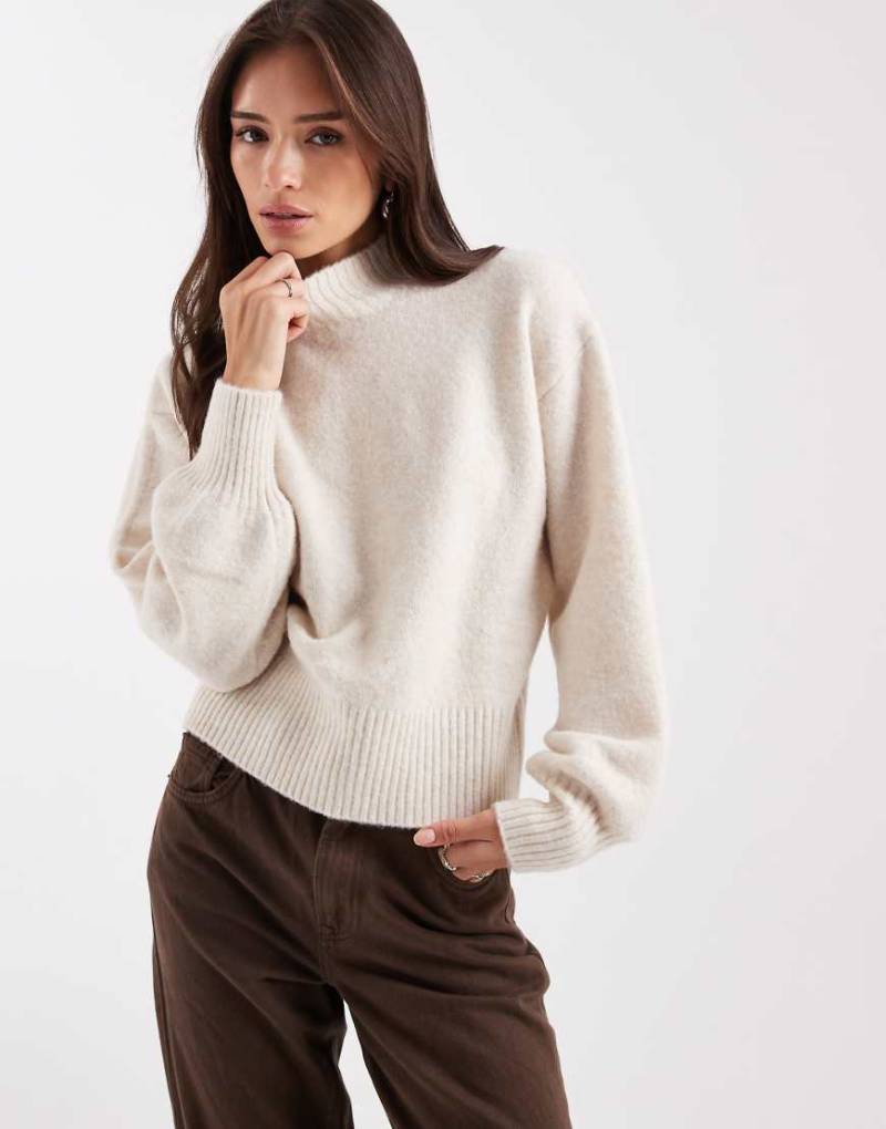 Monki - Strickpullover in Beige mit Stehkragen-Neutral von Monki