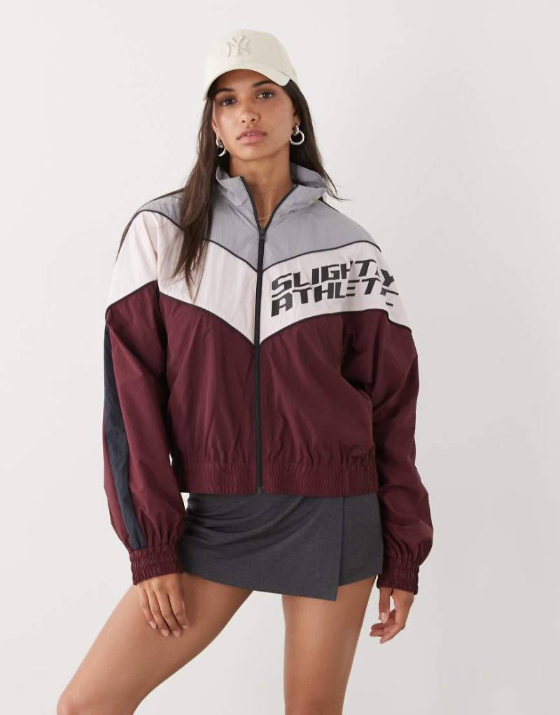 Monki - Trainingsjacke in Burgunderrot mit Print Monki - Trainingsjacke in Burgunderrot mit Print von Monki