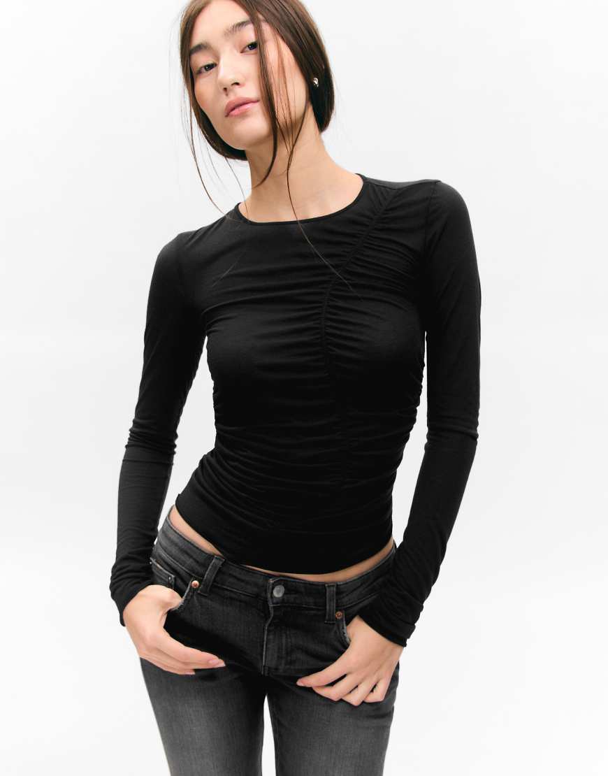 Monki - Transparentes Slim Fit Oberteil in Schwarz mit Frontdetail von Monki