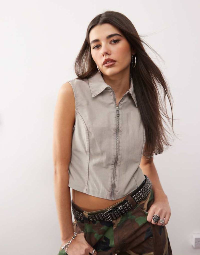 Monki - Twill-Weste in Beige mit Reißverschluss-Neutral von Monki